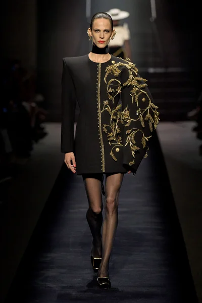Look 3